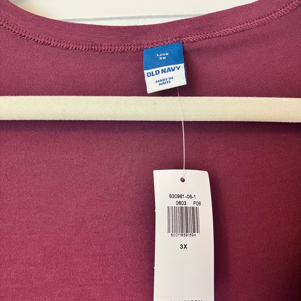 NWT Old Navy Merlot Short Sleeve t-shirt - Picture 3 of 3